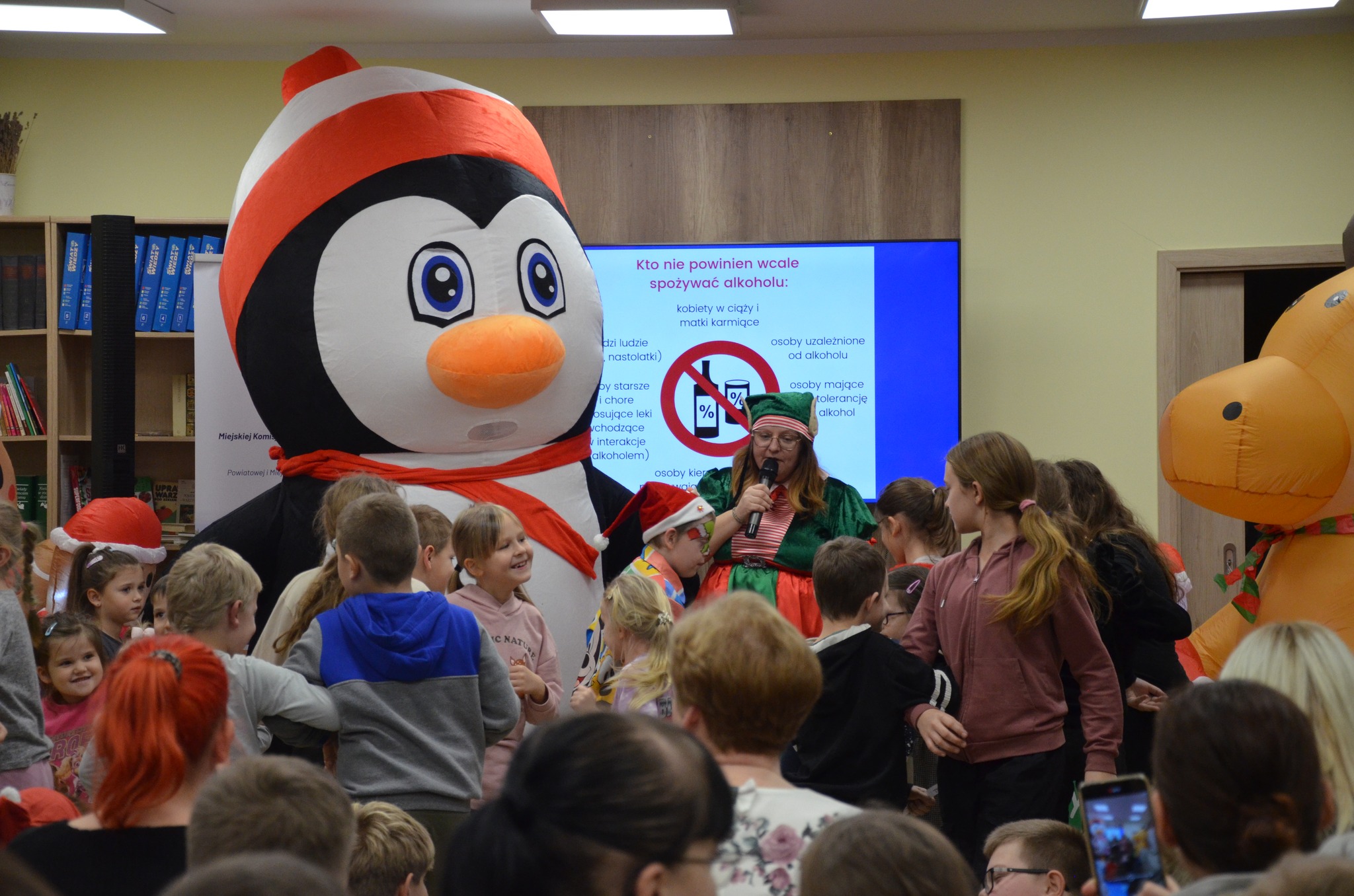 Mikołaj przybył do Środowiskowego Centrum Aktywności!